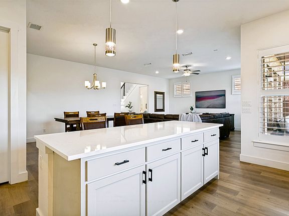 5th image of 631 Verrine Way