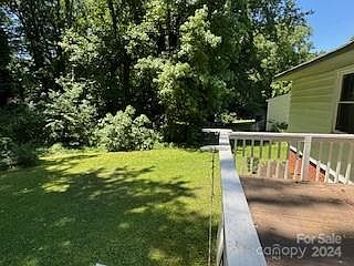 3rd image of 420 Belvedere Cir