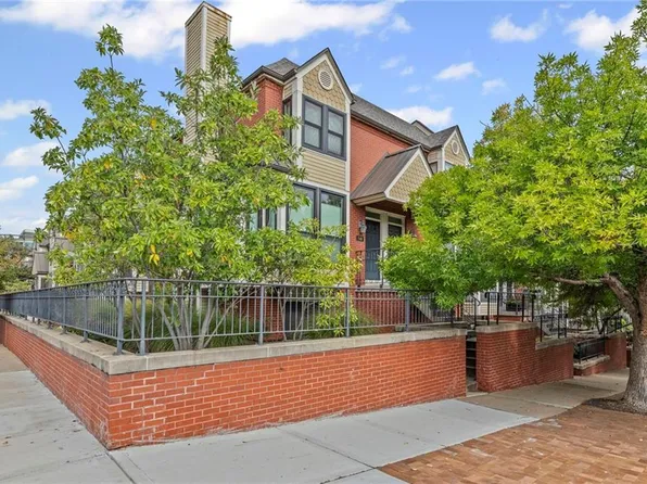 536 W 10th St, Kansas City, MO 64105