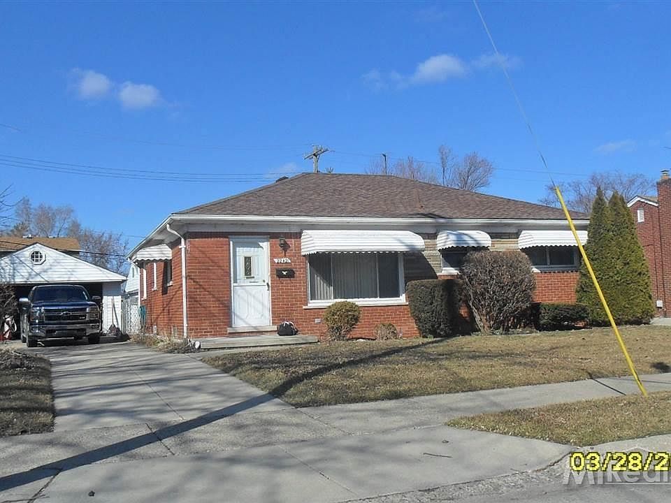 1st image of 22421 Louise St