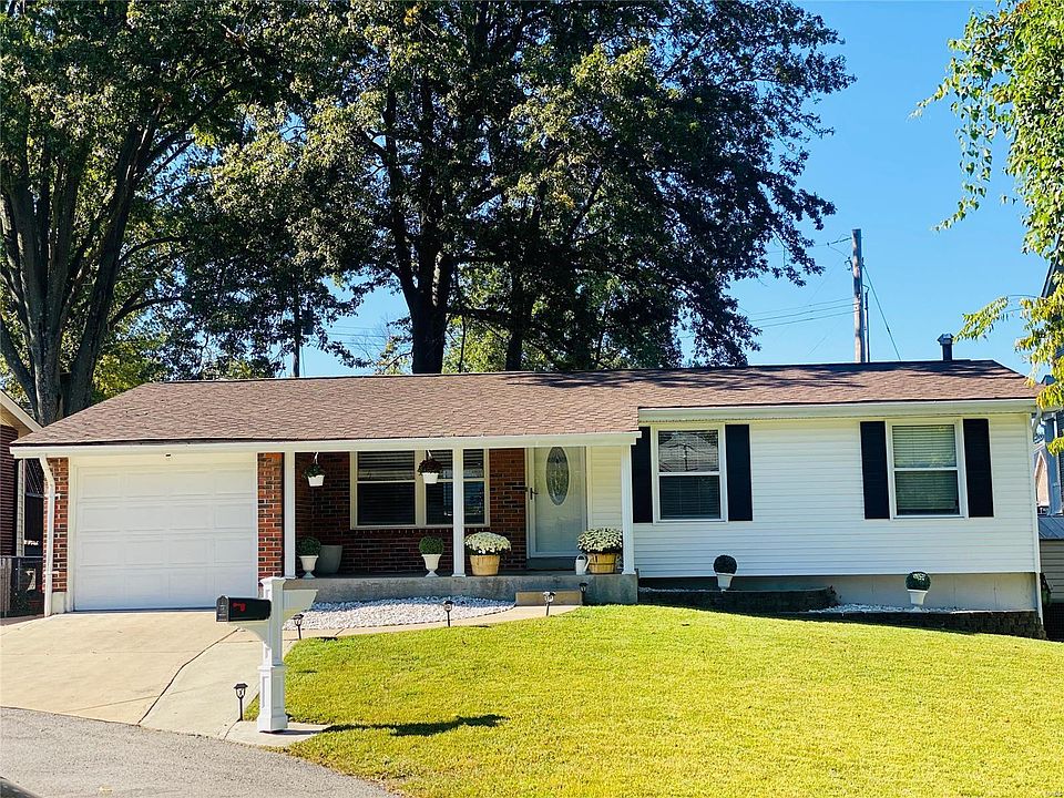 1st image of 3930 Saxon Dr