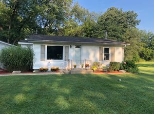 1643 High St, Spring Bay, IL 61611