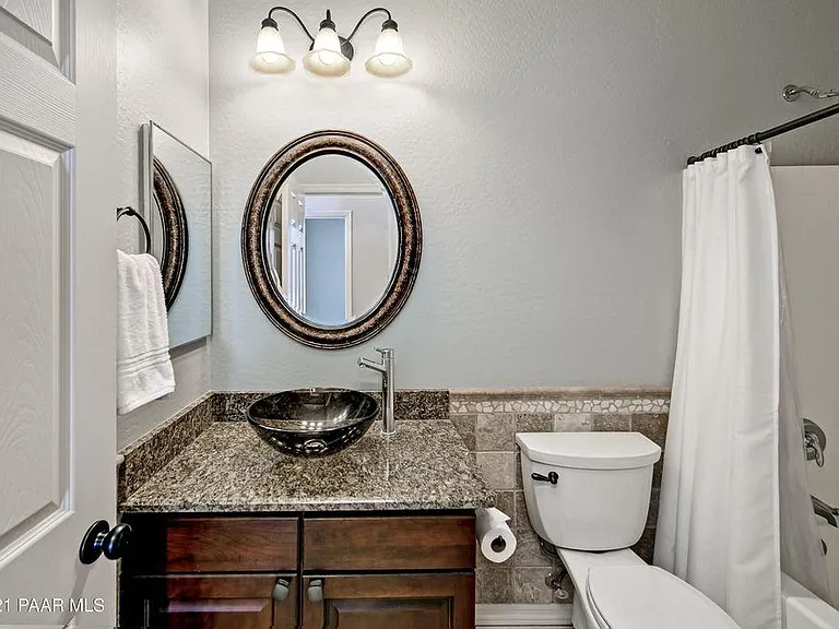 2nd Bathroom