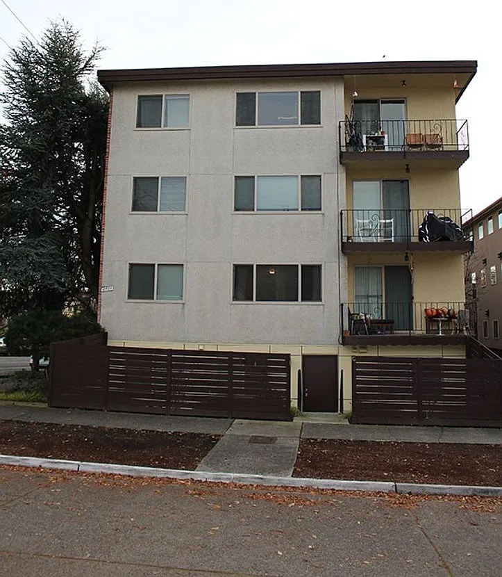 Ballard Flats Apartments — Photo 1