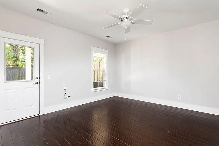 1927 Carolina Towne Ct — Photo 3