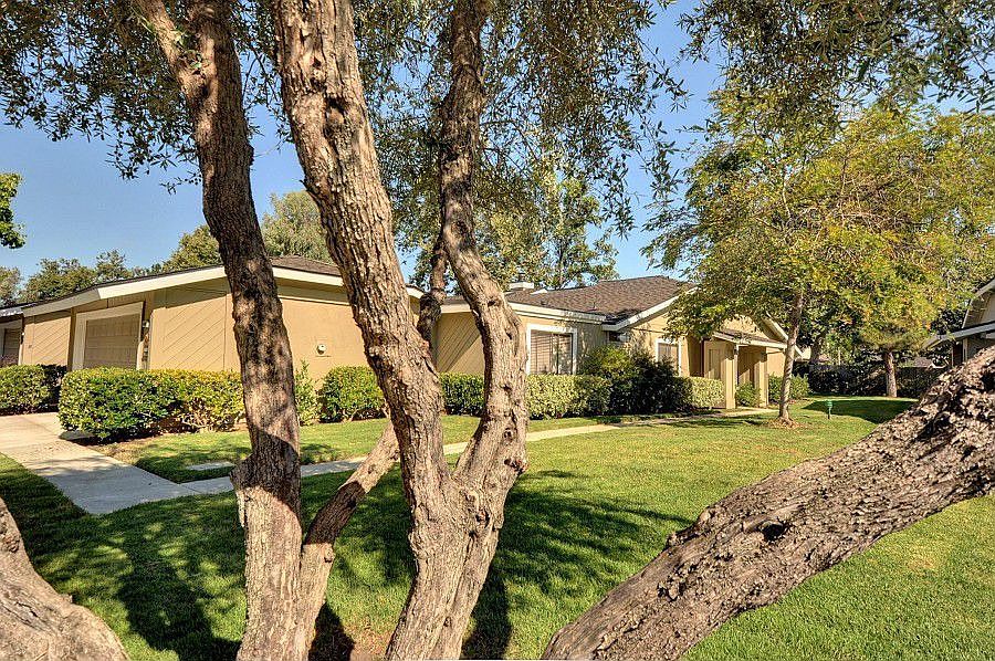 1st image of 1115 Holly Oak Cir