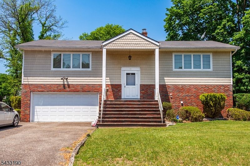1st image of 8 Carlos Dr