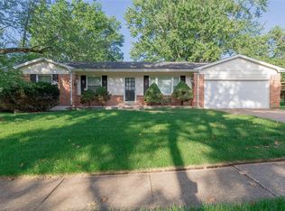 709 La Marite Dr, Ballwin, MO