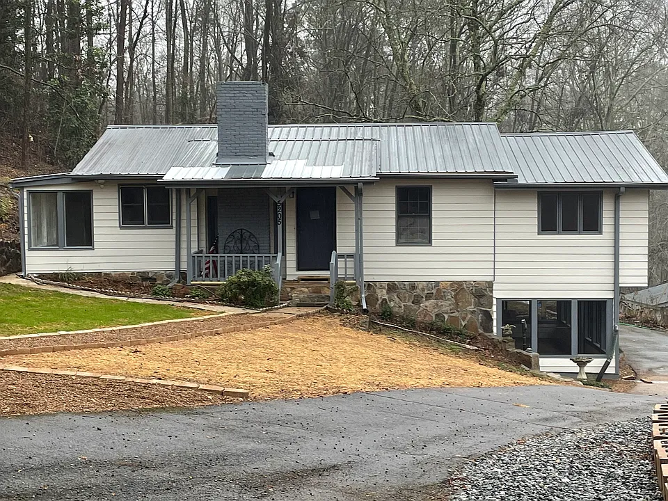 5205 Oak Grove Cir