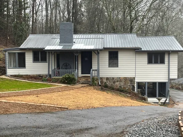 5205 Oak Grove Cir, Cumming, GA 30028