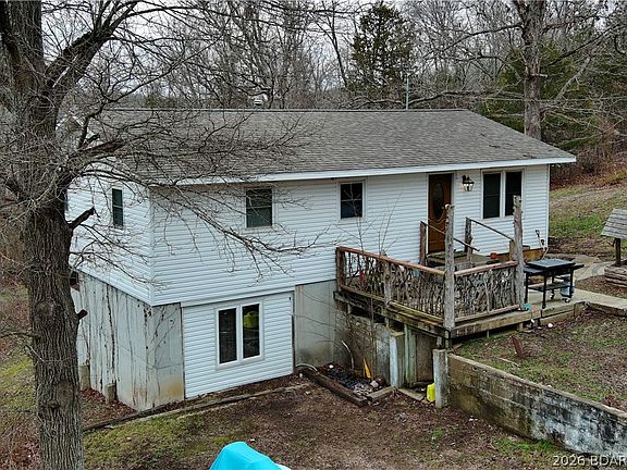 2nd image of 985 Grace Dr