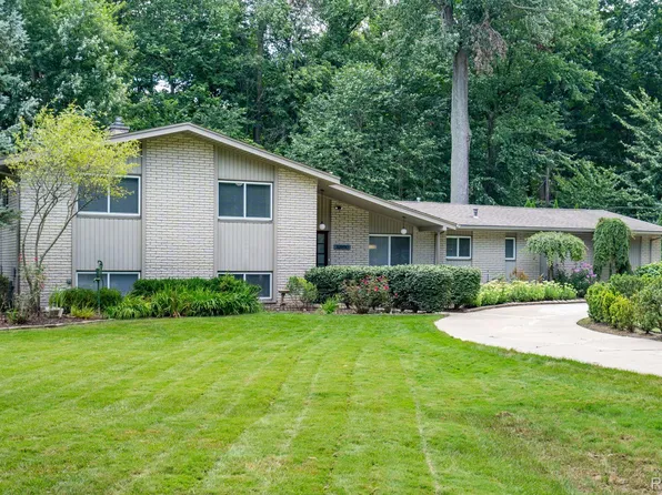 32950 Bell Vine Trl, Beverly Hills, MI 48025