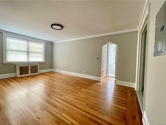 4th image of 425 Florence St Unit 3E