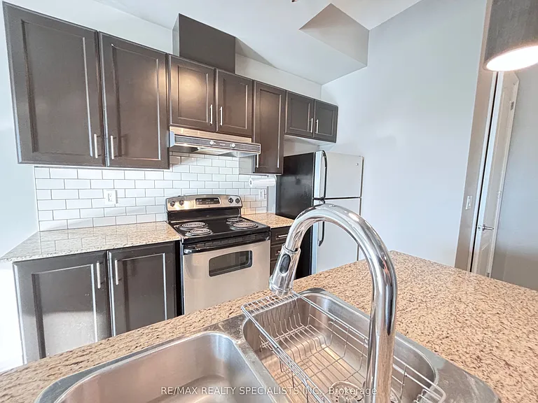 1421 Costigan Rd #608 — Photo 4