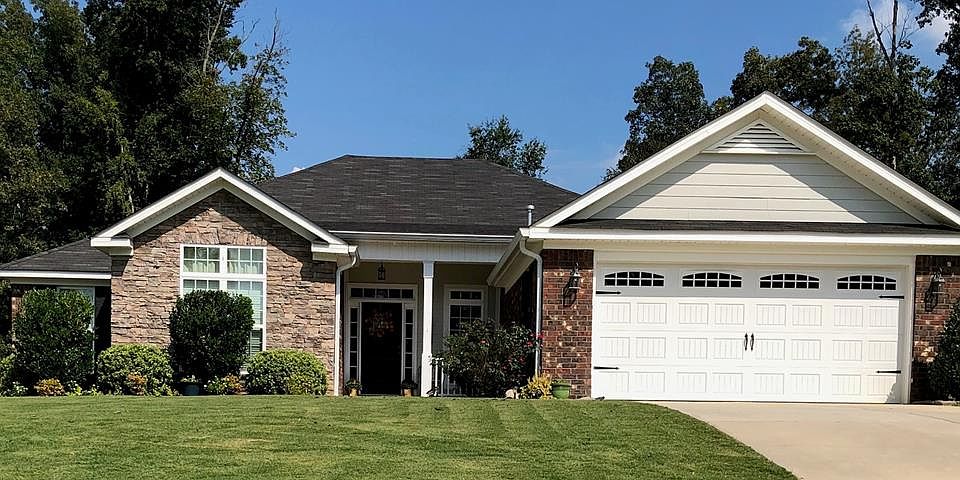 1st image of 729 Oakwood Ct