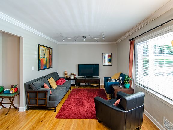 3rd image of 2499 Pine Lake Pl