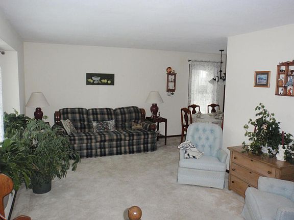 3rd image of 8247 N Teutonia Ave