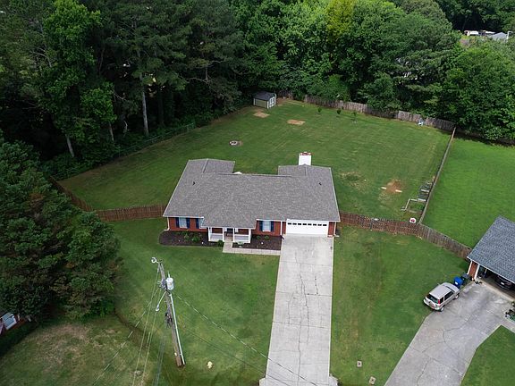 3rd image of 131 Kittyhawk Ln