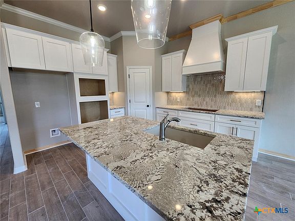 4th image of 5501 Alazan Dr