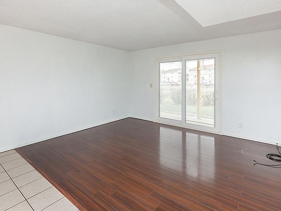 5th image of 2029 NW Hickory Ln #1