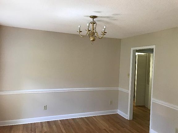 4th image of 4000 Kismet Dr