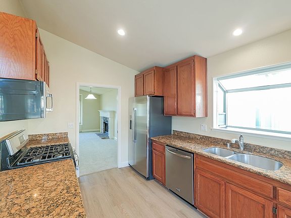 5th image of 105 Furber Ln