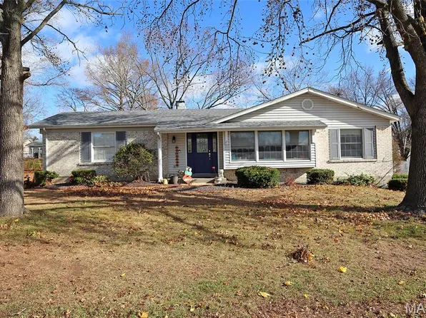 16 Atwater Dr, Saint Peters, MO 63376