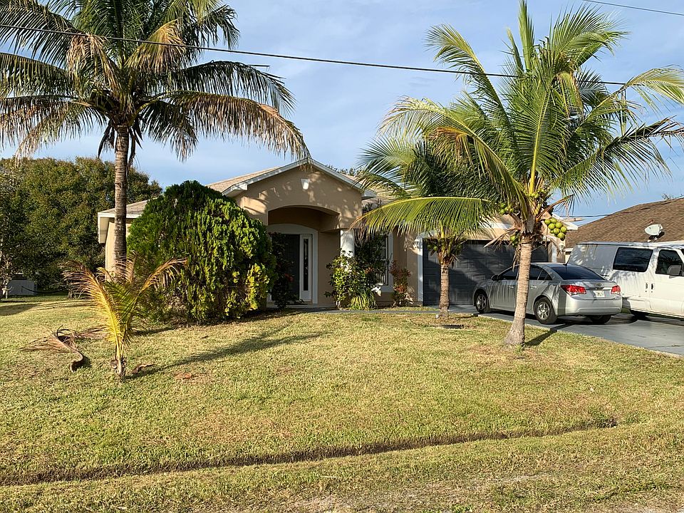 Home For Sale In Port Saint Lucie