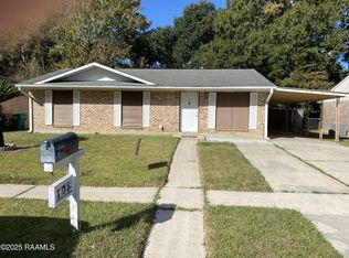 106 Village Ln, Lafayette, LA 70506