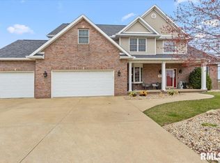 1760 Kingsbury Rd, Washington, IL 61571