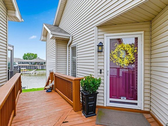 2nd image of 1070 Waters Edge Ct