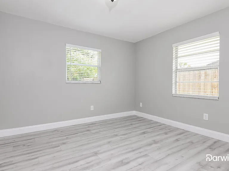 7045 Hammock Way — Photo 13