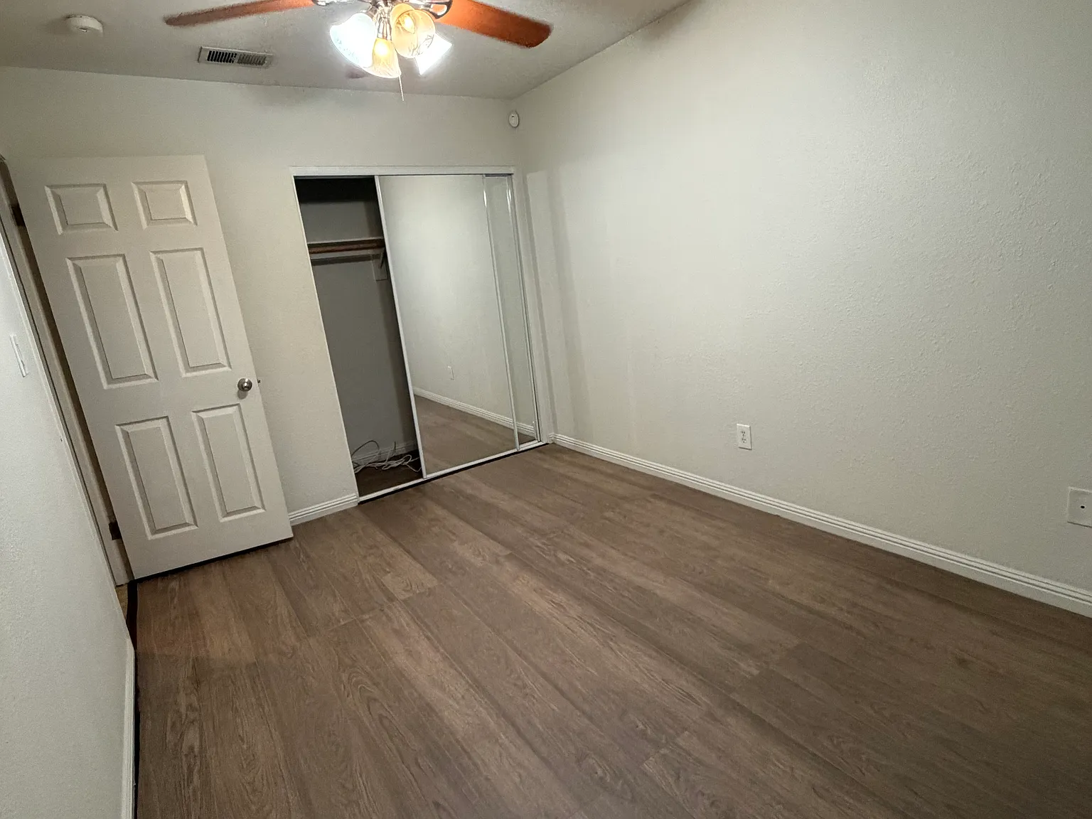 2 bed, 704 sqft, $1,700 — Photo 4