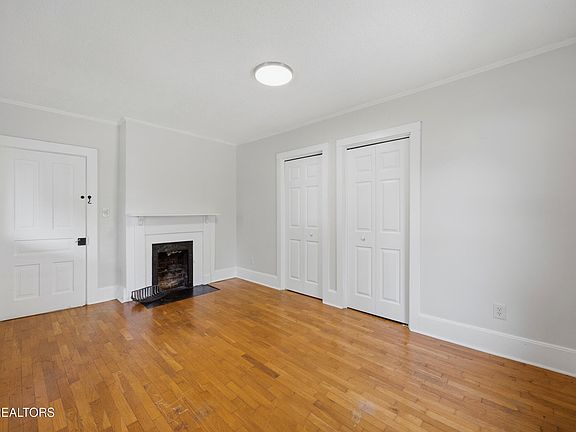 5th image of 906 N B St