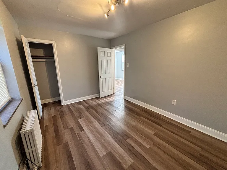 Royal Gardens Apartments — Photo 14