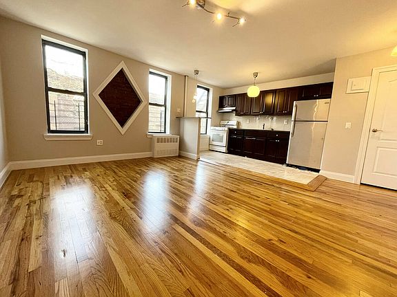 3rd image of 585 E 21st St #L3i