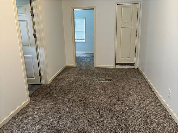 5th image of 607 W Piankishaw St