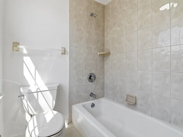 519 Summit Ave — Photo 12