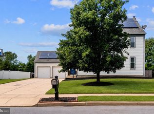 11 Fox Chase Dr, Blackwood, NJ 08012