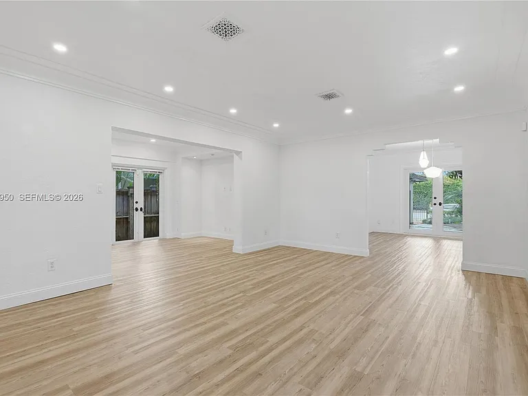 110 N 16th Ave — Photo 25