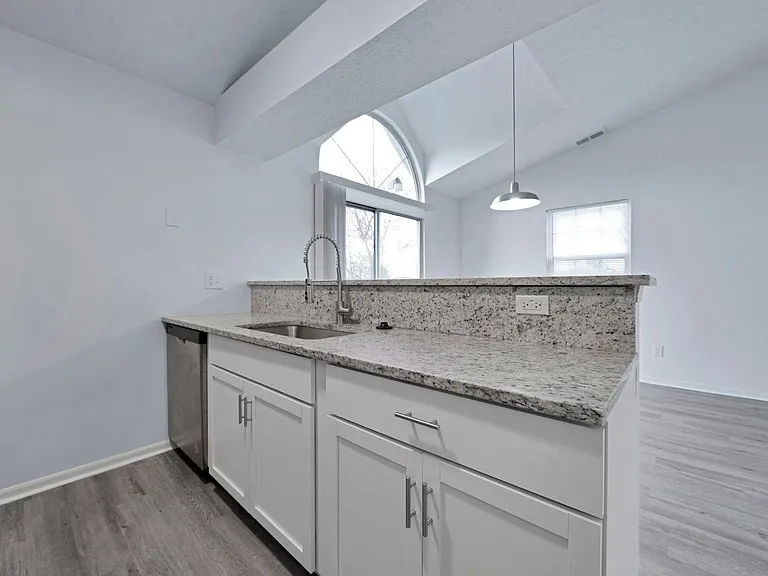 Stratford Commons — Photo 13