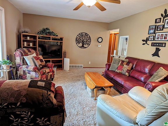 5th image of 5046 Stone Ave