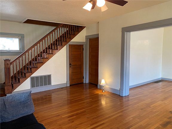 4th image of 875 10th St