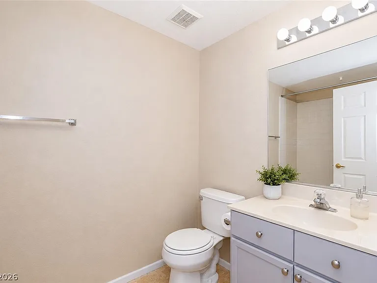 400 Amber Pine St #106 — Photo 19