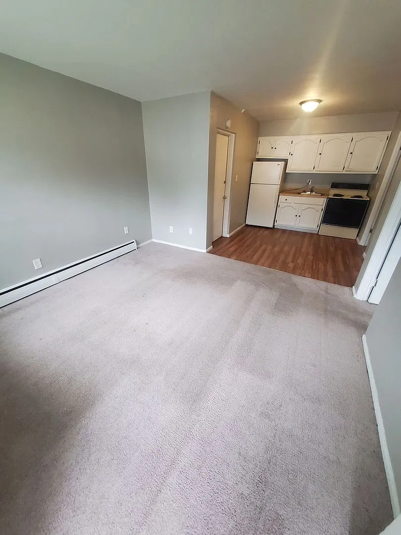 417 N Washington Ave 8 family — Photo 3