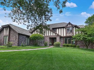 7606 Woodland Ln, Burr Ridge, IL 60527
