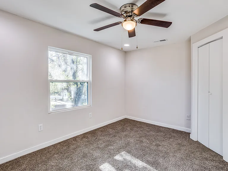 1143 W Dayton Ave — Photo 5