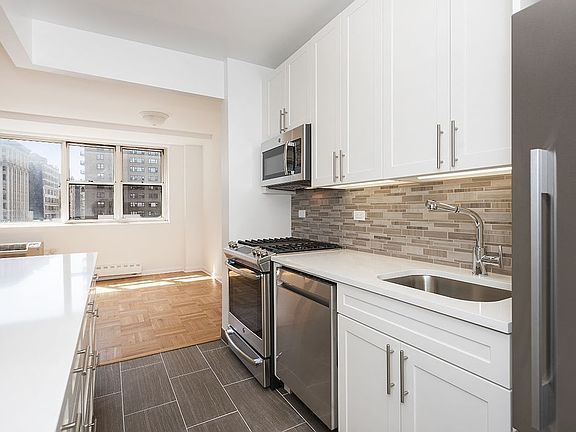 4th image of 63 E 9th St APT 9P