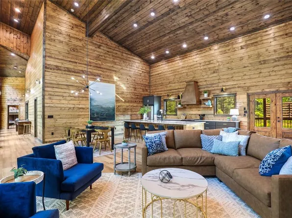 74 Hackberry Flat Trl, Broken Bow, OK 74728