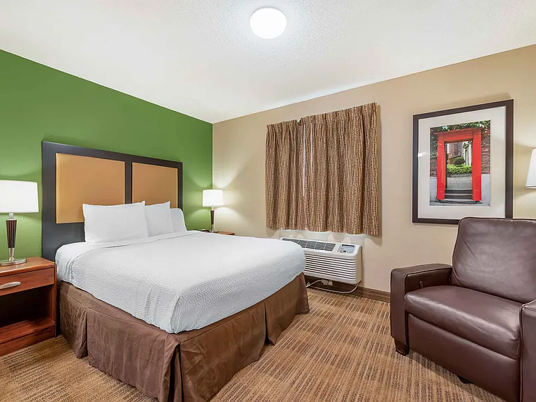 Studio Suite - 1 Queen Bed